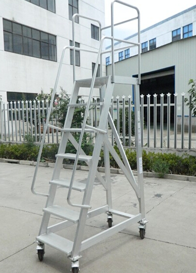 好戲上演:【鋁合金梯子】應(yīng)當(dāng)如何“小心翼翼”?